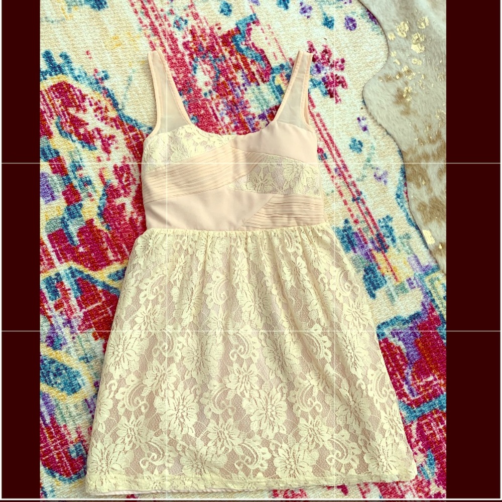 ModCloth Pale pink lace dress